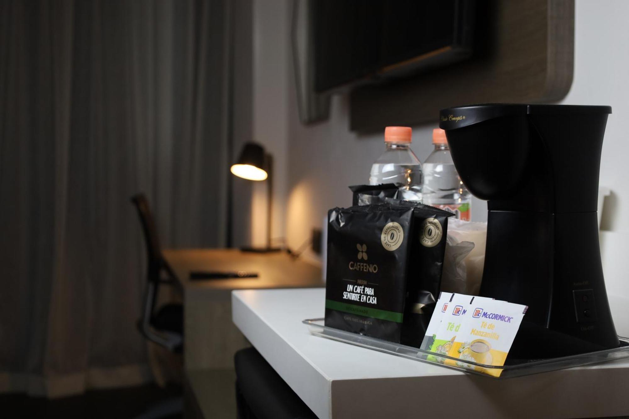 Holiday Inn Express Guadalajara Expo By Ihg Zapopan Exteriör bild
